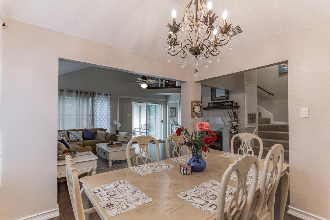 Cozy And Comfortable - Your Home Away From Home! Dallas Kültér fotó