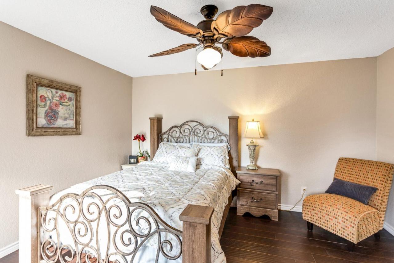 Cozy And Comfortable - Your Home Away From Home! Dallas Kültér fotó