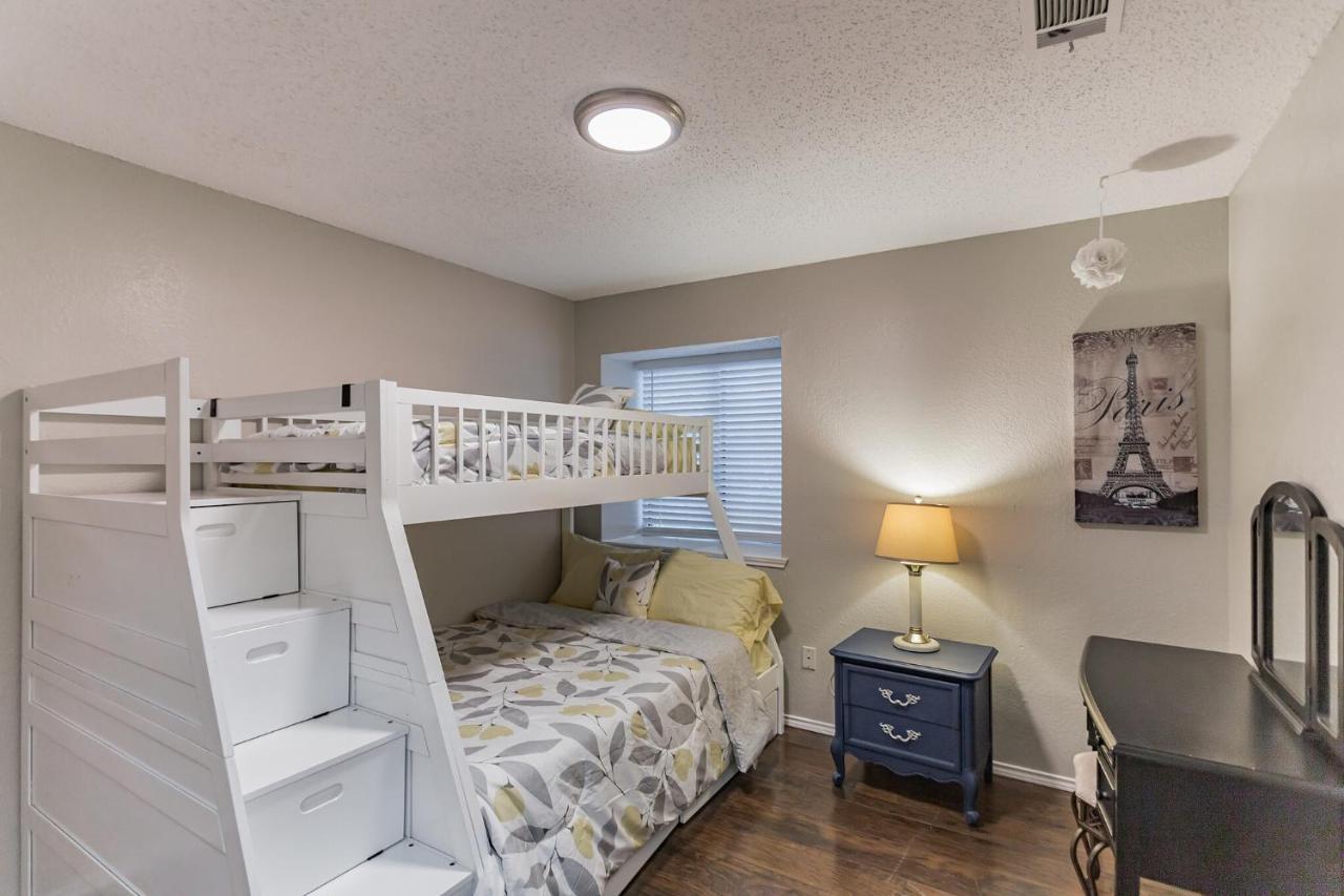 Cozy And Comfortable - Your Home Away From Home! Dallas Kültér fotó