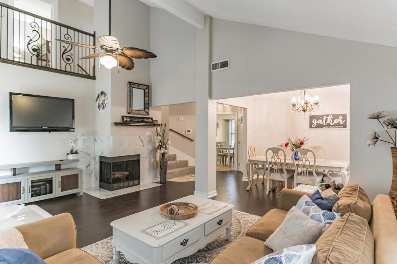 Cozy And Comfortable - Your Home Away From Home! Dallas Kültér fotó