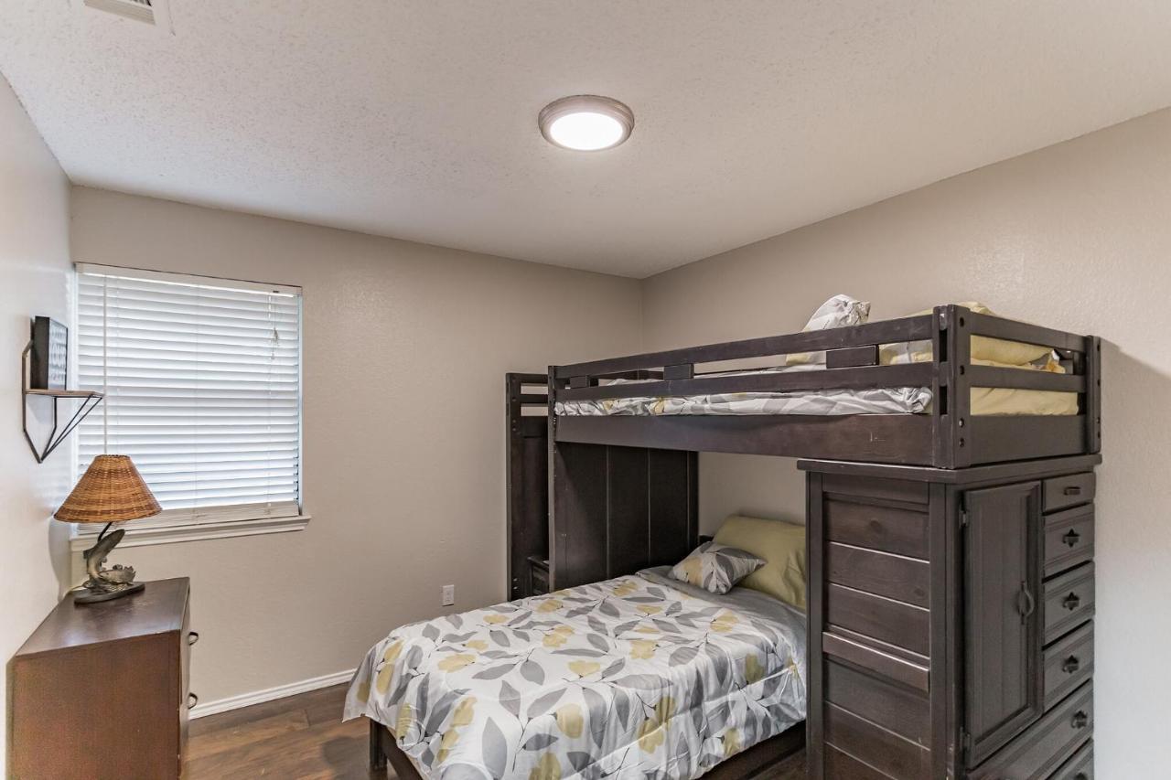 Cozy And Comfortable - Your Home Away From Home! Dallas Kültér fotó